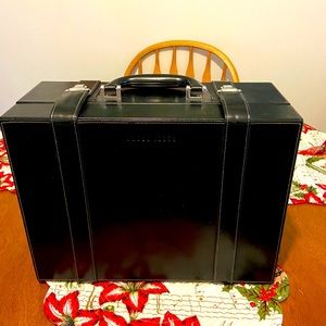 Bobbi Brown Train Case